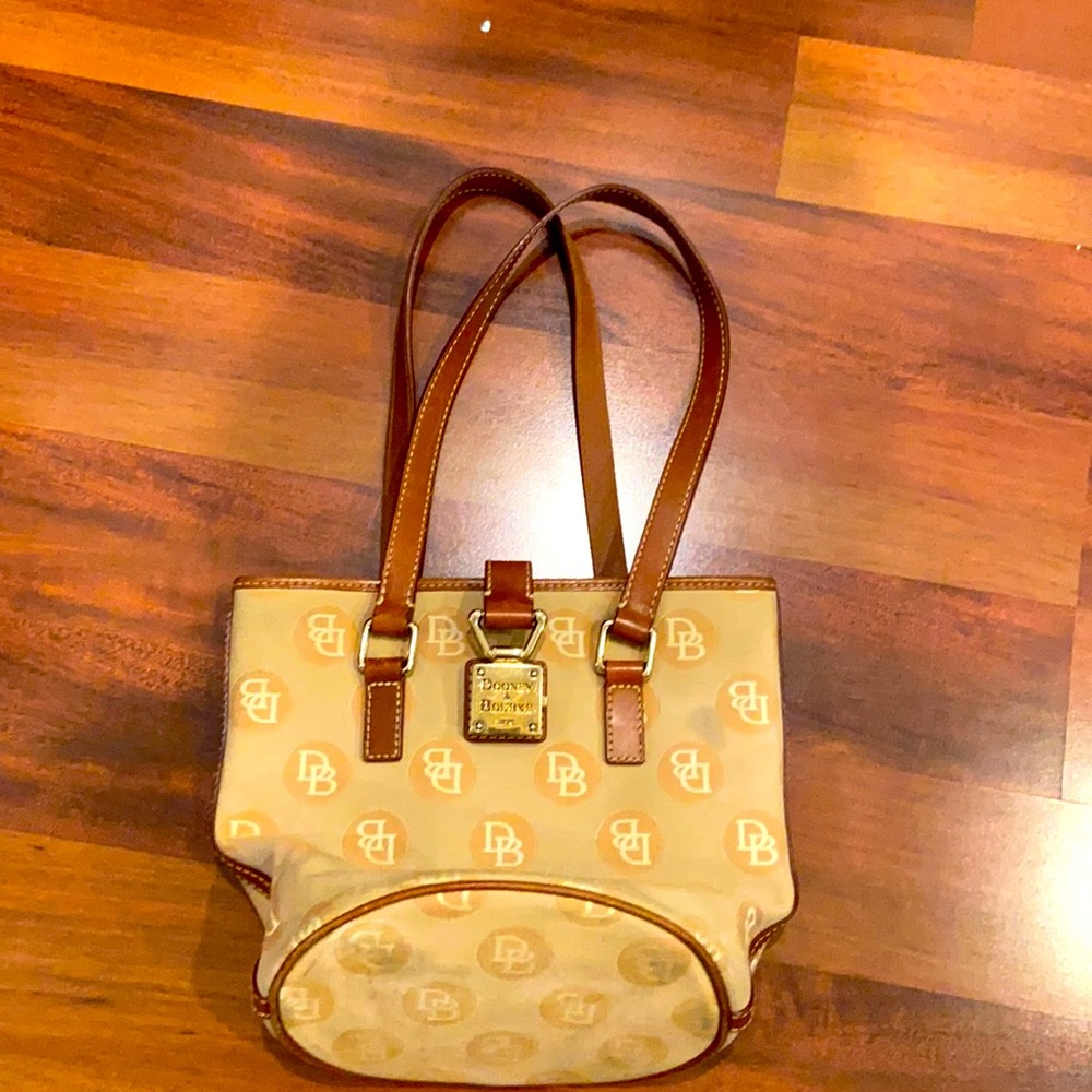 Vintage Dooney and Bourke bucket bag
